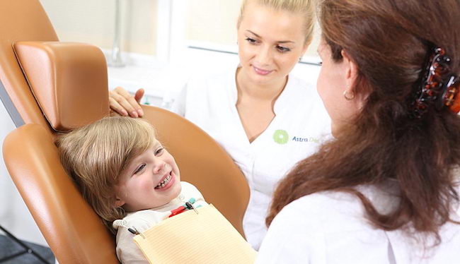 Детская стоматология поможет избежать проблем с зубами с раннего возраста